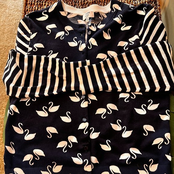 Crown & Ivy Swan Cardigan - Picture 6 of 6